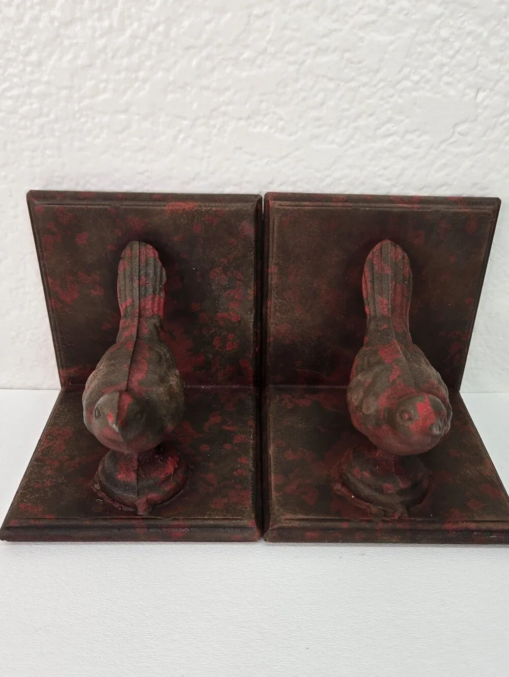 Vtg Cast Iron Songbird Sparrow Bookends Pair Red Paint Country Shelf Art Statues